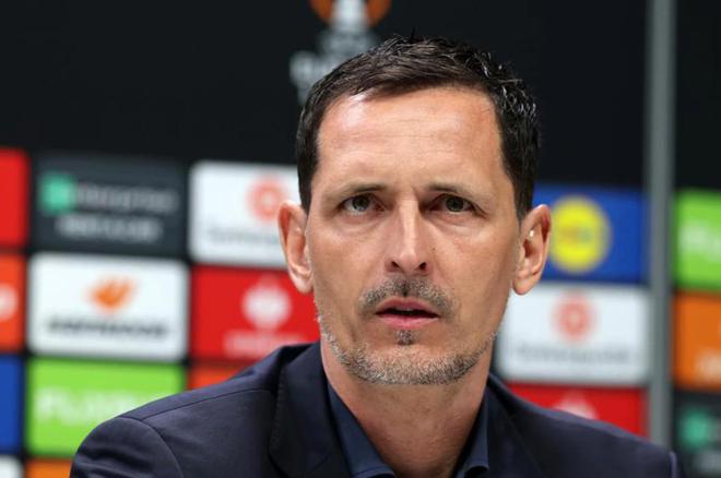 "法兰克福主教练点赞孙兴慜等超群球星，激情澎湃迎战言论引发热议"