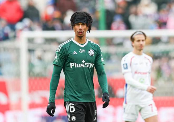 "揭秘国际友谊：华沙莱吉亚中场亲历，与桑乔的并肩作战：他确实是足球界的璀璨明星"