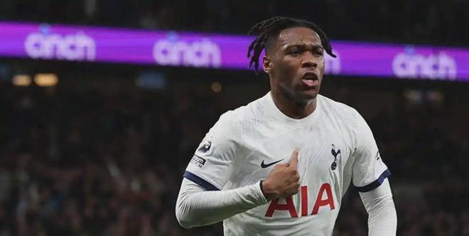 "曼城新动向：罗马诺揭示，乌多吉晋升引援首选，坎比亚索亦成潜在目标"