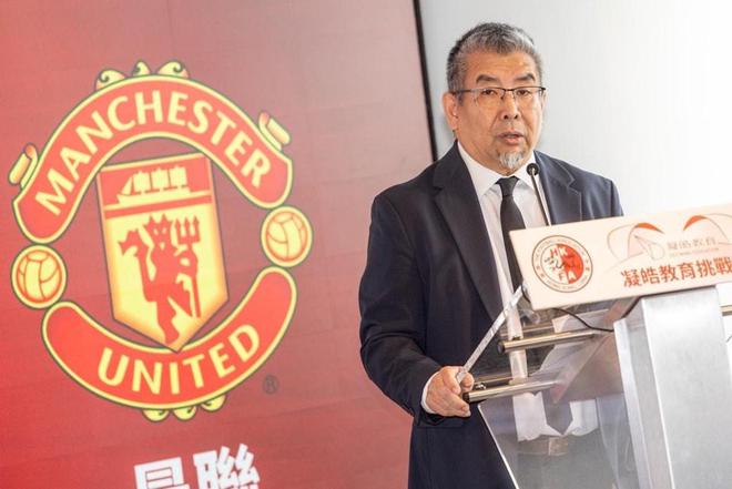 "曼联神秘之旅曝光：香港短暂停留，商业活动璀璨登场，训练帷幕后的隐秘行程"