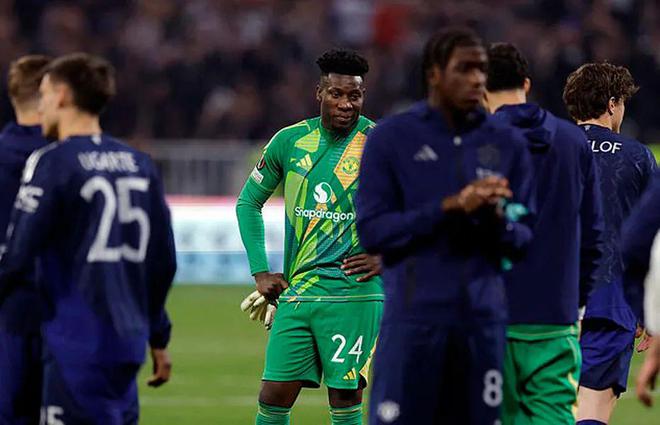 "逆转戏剧！曼联2-2惊魂战至最后一刻，奥纳纳‘嘴炮’成转折，晋级之路依然光明"