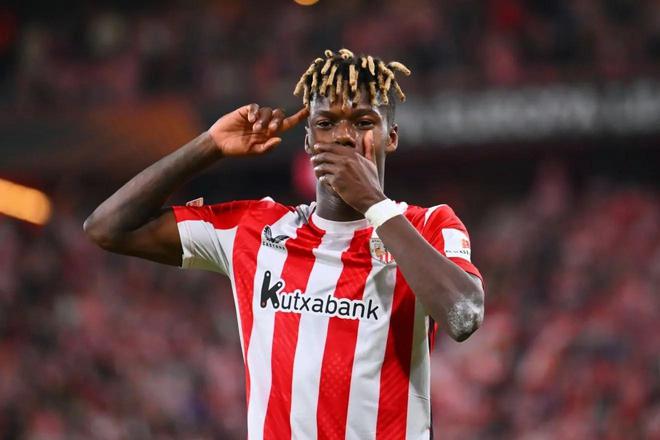 "尼科-威廉斯：孩童梦想照亮梦剧场，决战之志：球队终极追求"