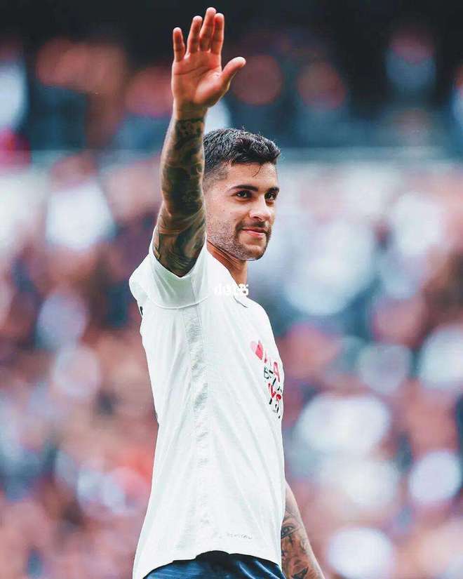 "西蒙尼瞄准增强战力：阿根廷新星争夺战，5000万豪购冠军级中坚，转会费谈判面临双倍挑战"