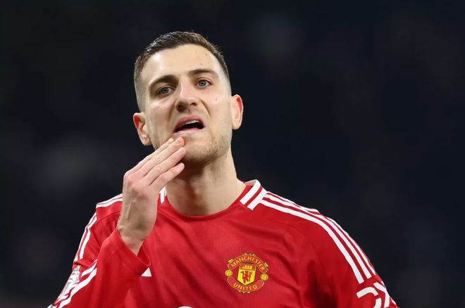 "达洛特揭示：曼联争冠之路批评如影随形，反而激发出队伍的无畏决心"