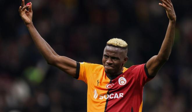 "独家爆料：曼联锁定新援？奥斯梅恩接近个人协议，未来钥匙握在那不勒斯手中"