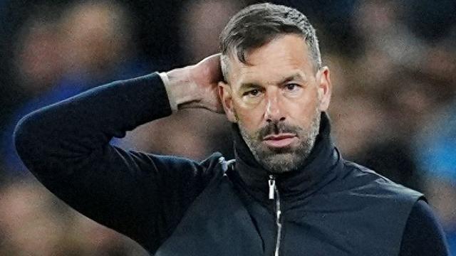 "范尼转会新篇章：即将与莱斯特城高层密会，确认执教剩余赛季全情投入"