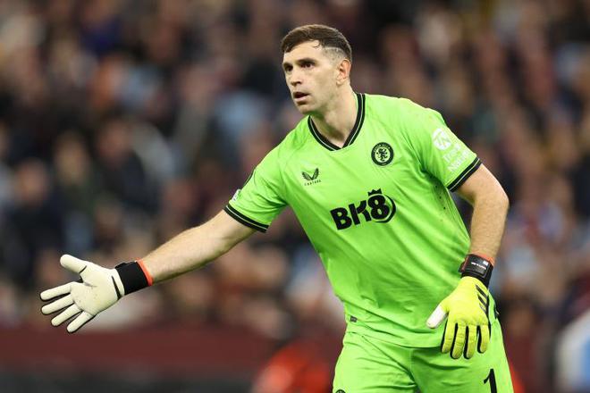 "曼城门将大马丁：关键时刻的失误引发热议，网评：扑点救赎还是常规操作之外的遗憾？"