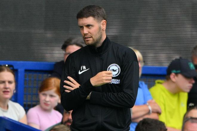 "赫尔泽勒：不可思议的终场逆转，球队全力冲刺胜利边缘"