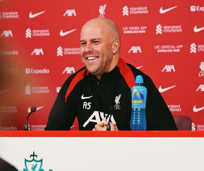 "利物浦五载荣归英超巅峰：前瞻未来，下赛季王者之路预测"