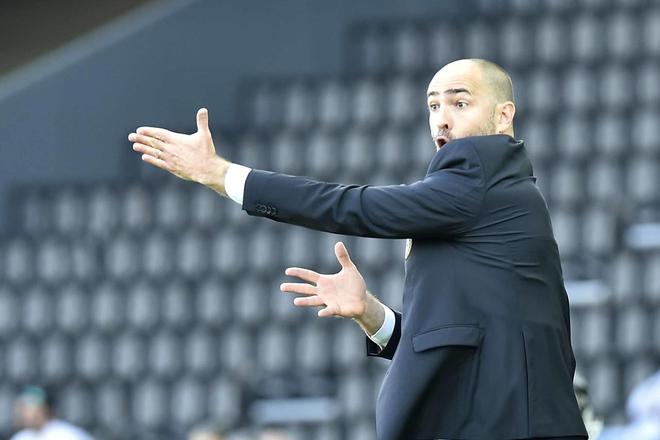 "尤文图多尔教练强调：欧冠席位争夺白热化，摒弃数字游戏，全心投入战斗"