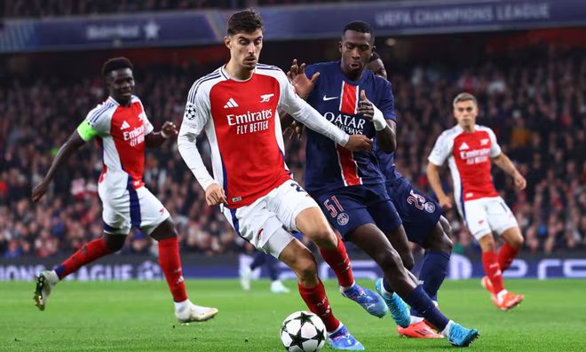 "回溯辉煌对决：阿森纳与巴黎圣日耳曼的过往较量，枪手以2胜3平傲视战绩，主场复仇2-0胜绩历历在目"