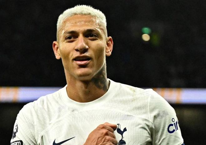 "热刺欲高价套现：4000万英镑求售里沙利松，埃弗顿蓄势出击求购神射手"