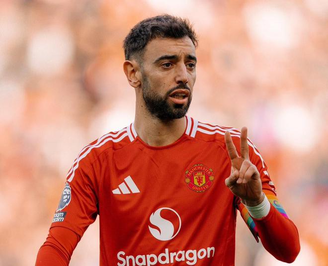 "沙特豪门向B费抛出天价橄榄枝：巨额报价激荡转会市场，球员回应态度成焦点"