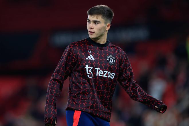 "未来之星崛起：曼联高层透露，18岁新星阿玛斯赛季末将迎续约大考"