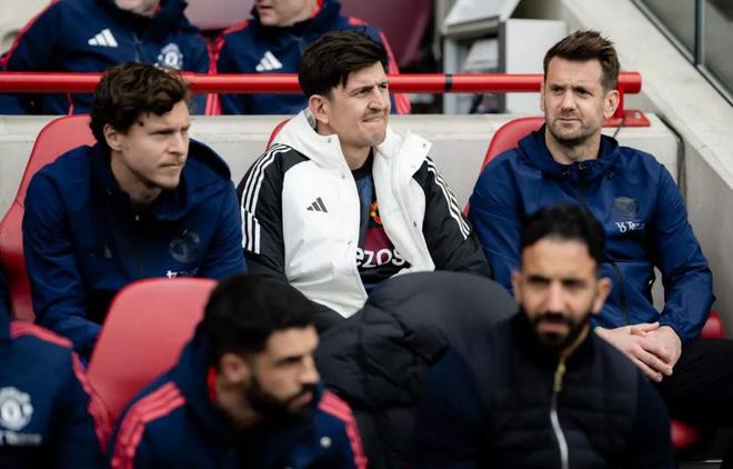 "曼彻斯特联宣布：即将与传奇门将希顿续签荣誉合同，步入40岁仍将继续守卫红魔大门"