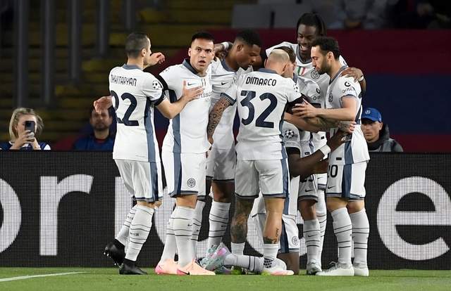 "国米盛事：冲击欧冠之夜，7.5万球迷涌入见证奇迹，1300万票房新高再创新传奇"