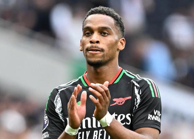 "阿森纳关键球员廷贝尔神秘现身，能否决战巴黎？记者直击训练现场"