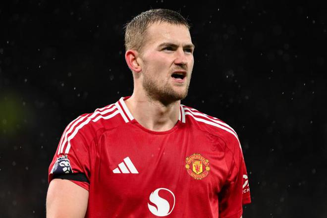 "阿莫林谨慎解读：德里赫特伤情迷雾未散，积极期待乐观结果"