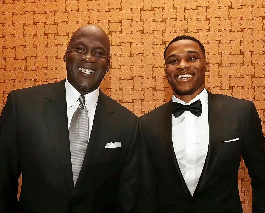 nba十大快攻_NBA快攻能力分级_杜兰特快攻特点