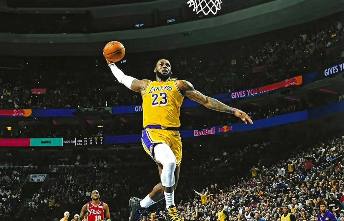 NBA历史最佳快攻手排名_nba十大快攻_詹姆斯库里乔丹快攻能力