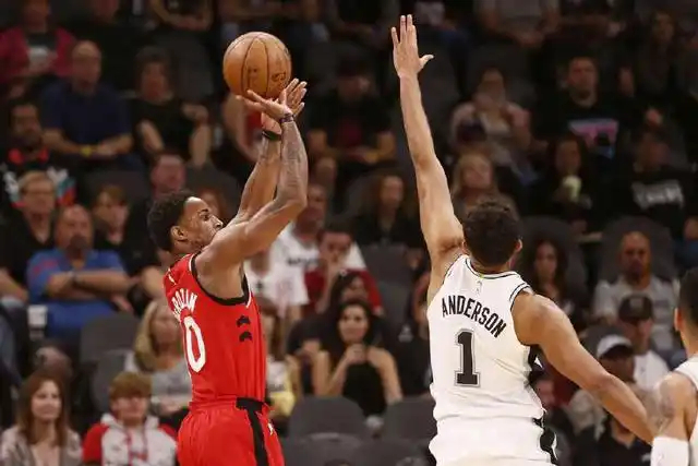 NBA现役得分后卫_哈登德罗赞巴特勒汤普森比尔_nba著名的得分后卫