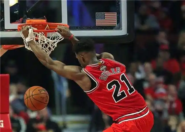 NBA现役得分后卫_哈登德罗赞巴特勒汤普森比尔_nba著名的得分后卫