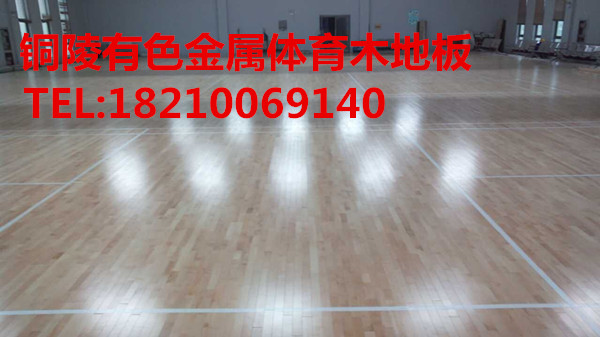 篮球馆悬浮式运动木地板_室内运动地板防滑减震特性_cba球馆地板