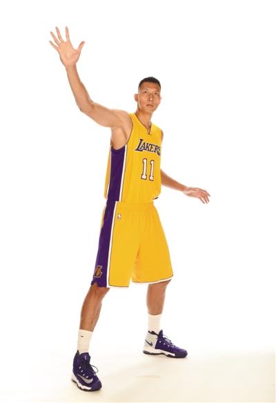 易建联重返CBA可能性_易建联nba合同_易建联湖人裁员