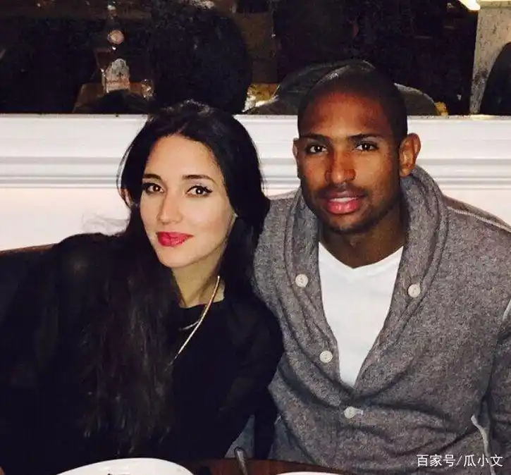 nba黑人球星娶白人_黑人球员收入高娶白人女子_NBA黑人球员娶白人女子原因