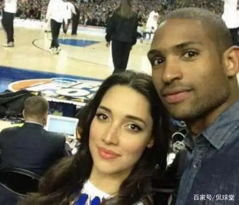 NBA黑人球员娶白人女性原因_黑人球员基因改良选择白人女性_nba黑人球星娶白人