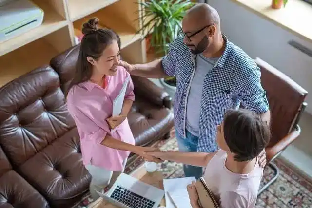 nba黑人球星娶白人_黑人精英白人妻子现象_NBA球星黑白配现象