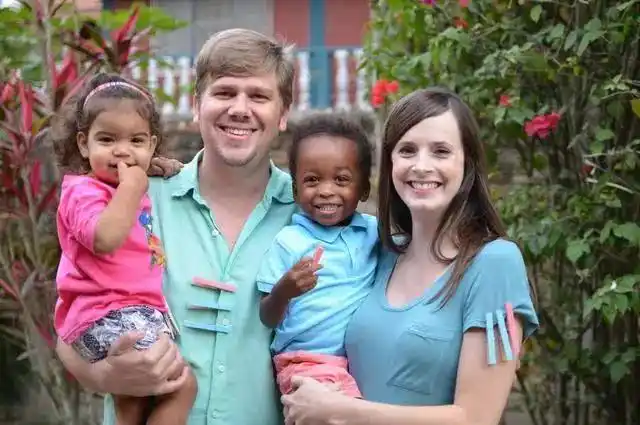 黑人精英白人妻子现象_NBA球星黑白配现象_nba黑人球星娶白人