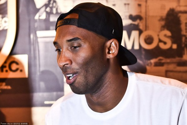 科比看世界杯_科比足球技术_科比世界杯观赛