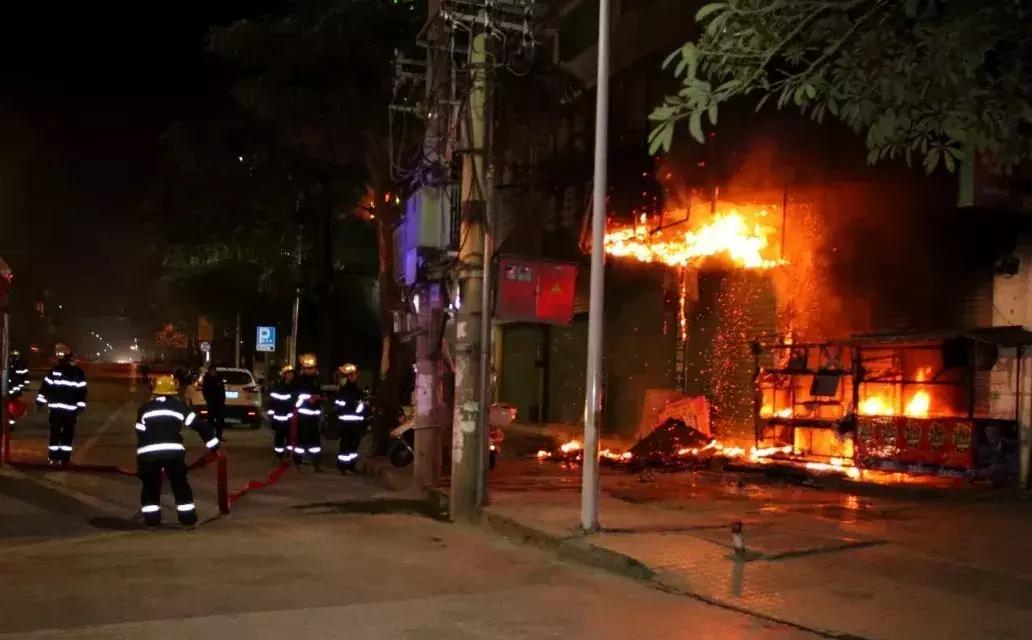 世界杯烧烤摊安全_世界杯配烧烤_烧烤摊火灾隐患