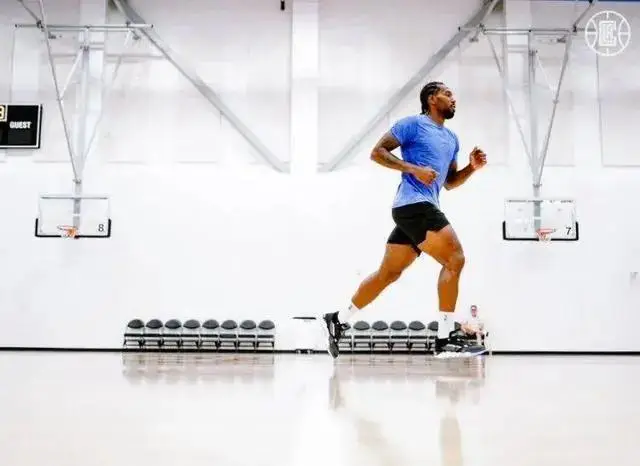 nba大腿肌_强壮有力的大腿肌肉在NBA中的作用_NBA球员大腿肌肉