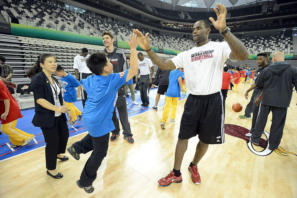 NBA中国赛十大球星盘点_:NBA中国赛历史回顾_nba中国赛2015视频