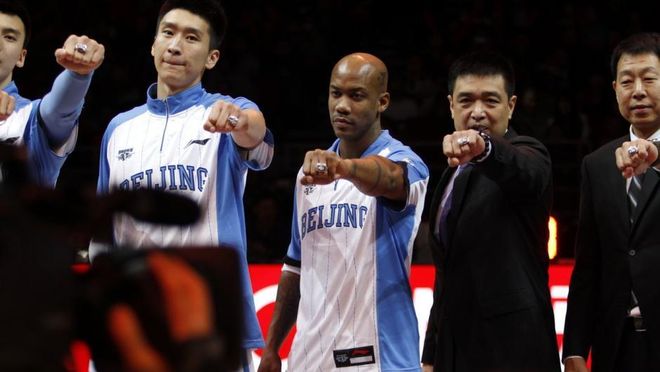 cba北京主教练是_北京男篮主教练解立彬_北京男篮主教练闵鹿蕾