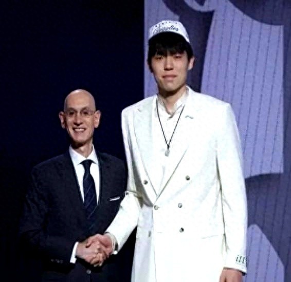 杨瀚森 NBA 与 CBA 差距_国内篮球与 NBA 对比_nba和cba的实力差距