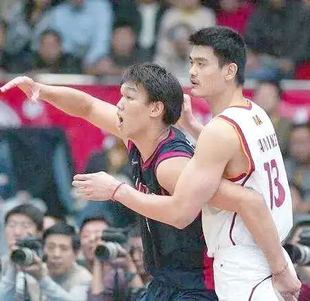 姚明河升镇nba_河升镇与姚明世青赛对抗_姚明与河升镇NBA对决