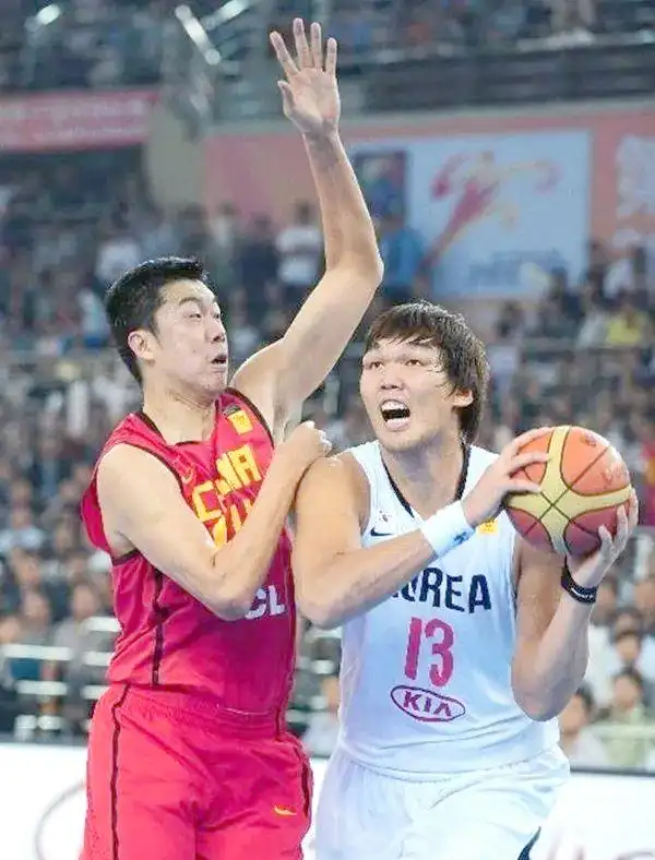 姚明河升镇nba_姚明与河升镇NBA对决_河升镇与姚明世青赛对抗