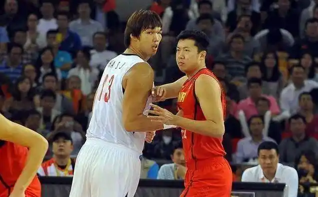 河升镇与姚明NBA对决_河升镇NBA生涯_姚明河升镇nba